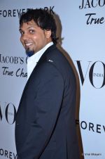at Vogue_s 5th Anniversary bash in Trident, Mumbai on 22nd Sept 2012 (97).JPG